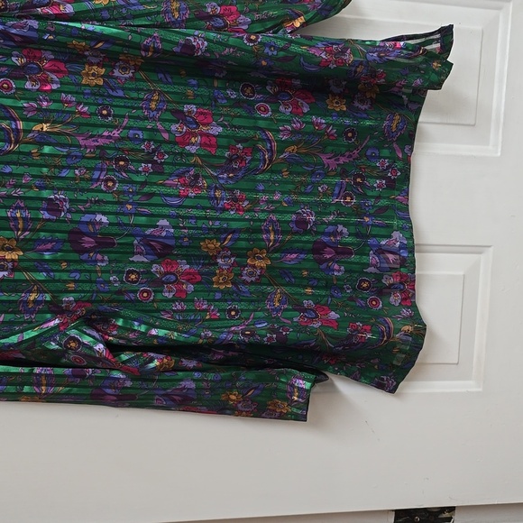 Vintage Victoria's Secret Green Floral Stripes Button front night shirt - Picture 8 of 10